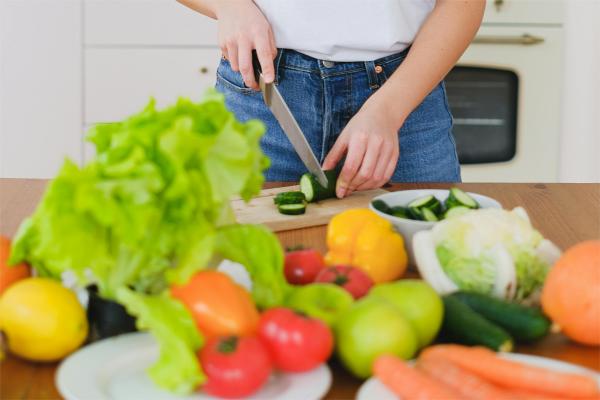 6 ways to lower your cholesterol--Ask questions, mind your diet, and get moving